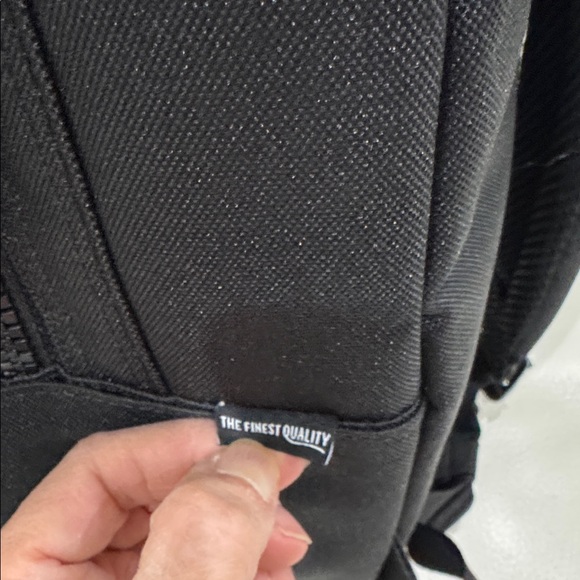 Herschel Supply Company Classic Black Backpack (Approx 12”Wx 7”D x18” H) - Picture 4 of 14